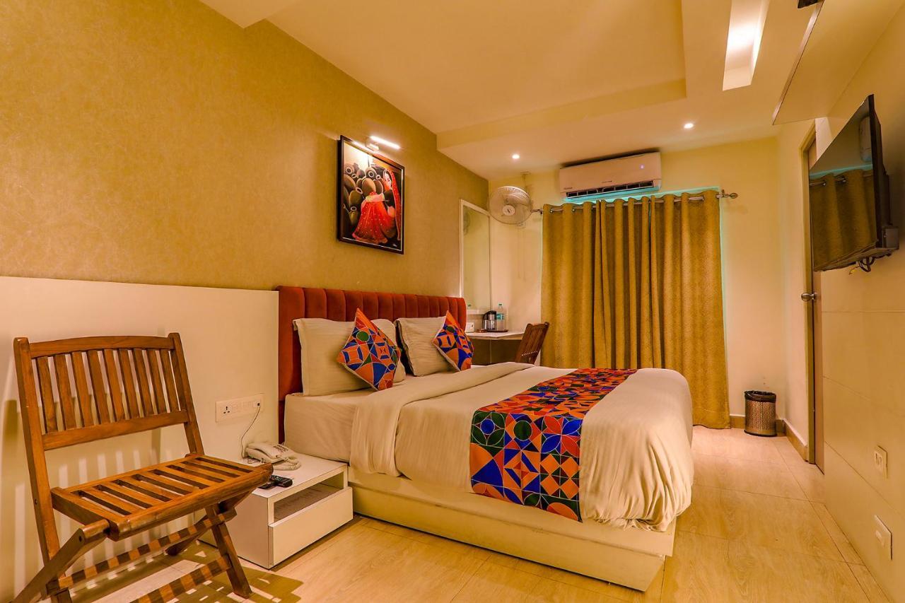 Townhouse Geetraj Near Shalimar Gateway Lucknow Hotel Exterior photo