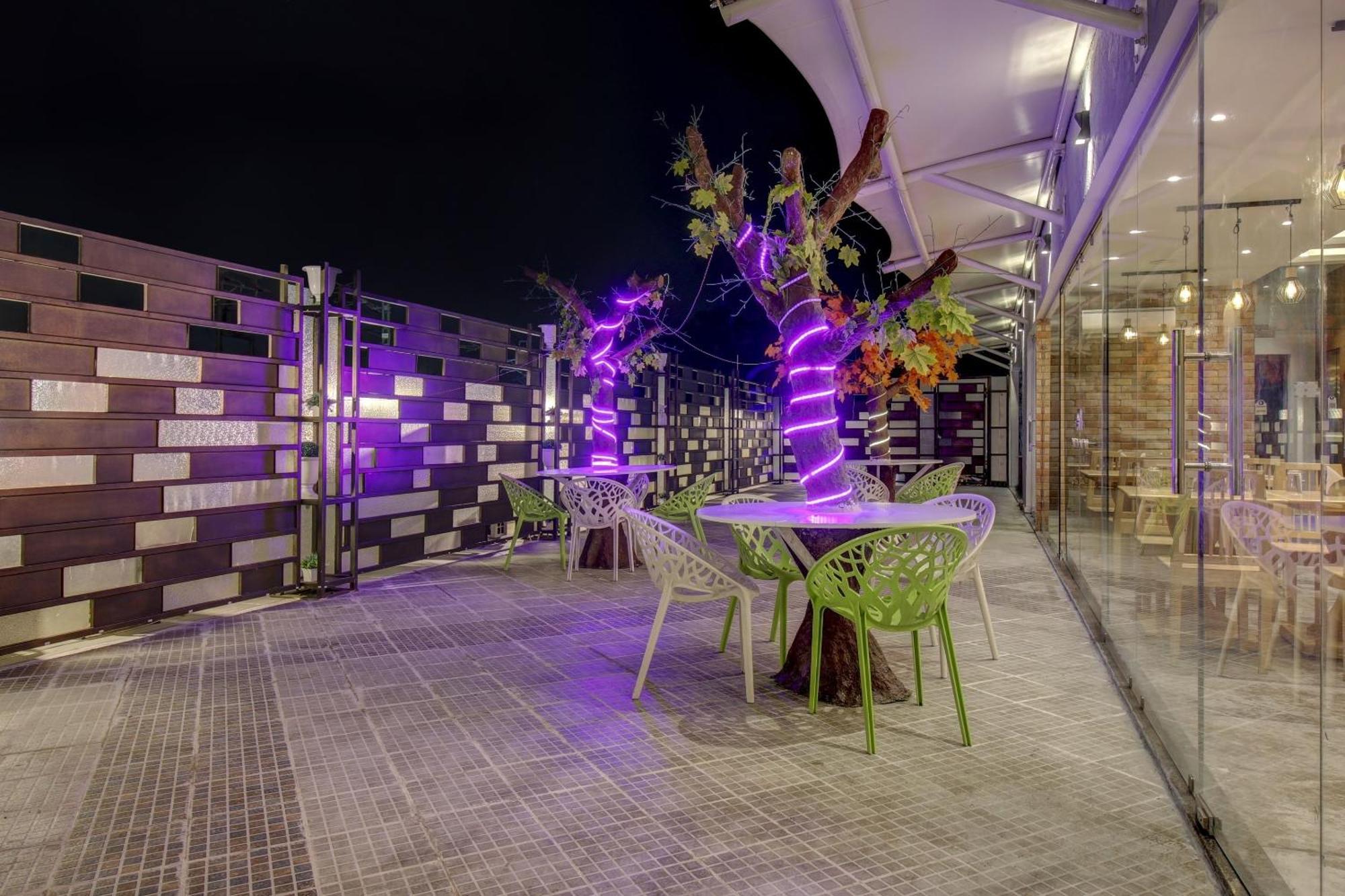 Townhouse Geetraj Near Shalimar Gateway Lucknow Hotel Exterior photo